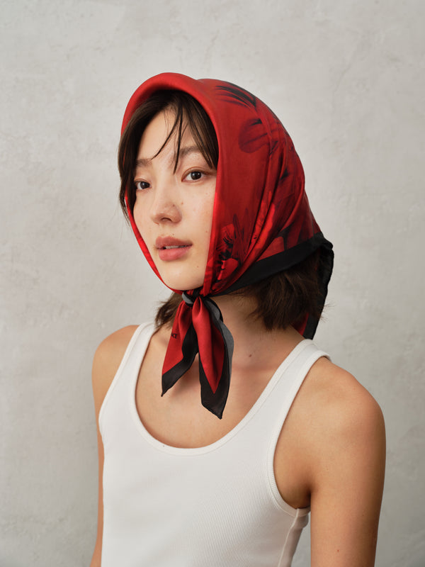 Square scarf in Silk Charmeuse - Flora