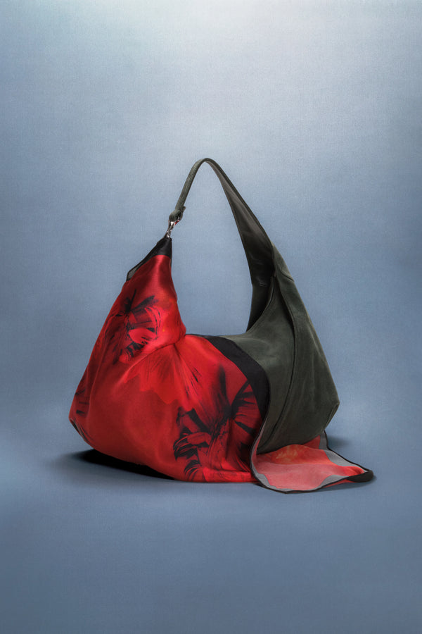 Square scarf in Silk Charmeuse - Flora